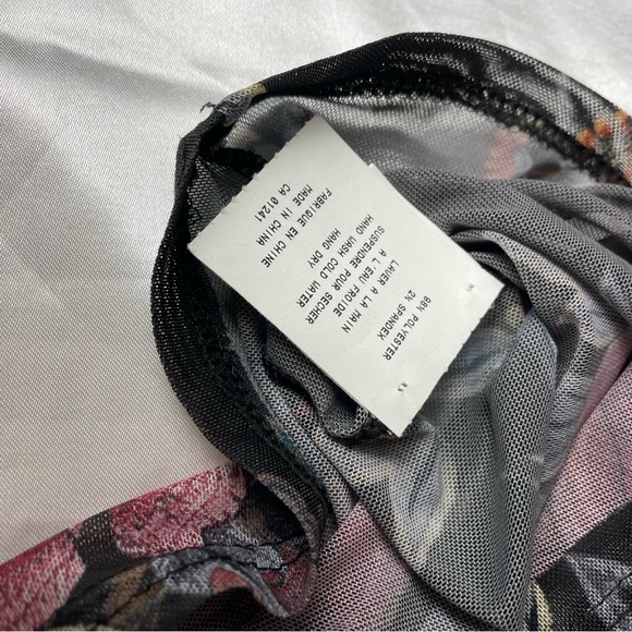 Mesh turtleneck full sleeve top in black / floral - Picture 7 of 7